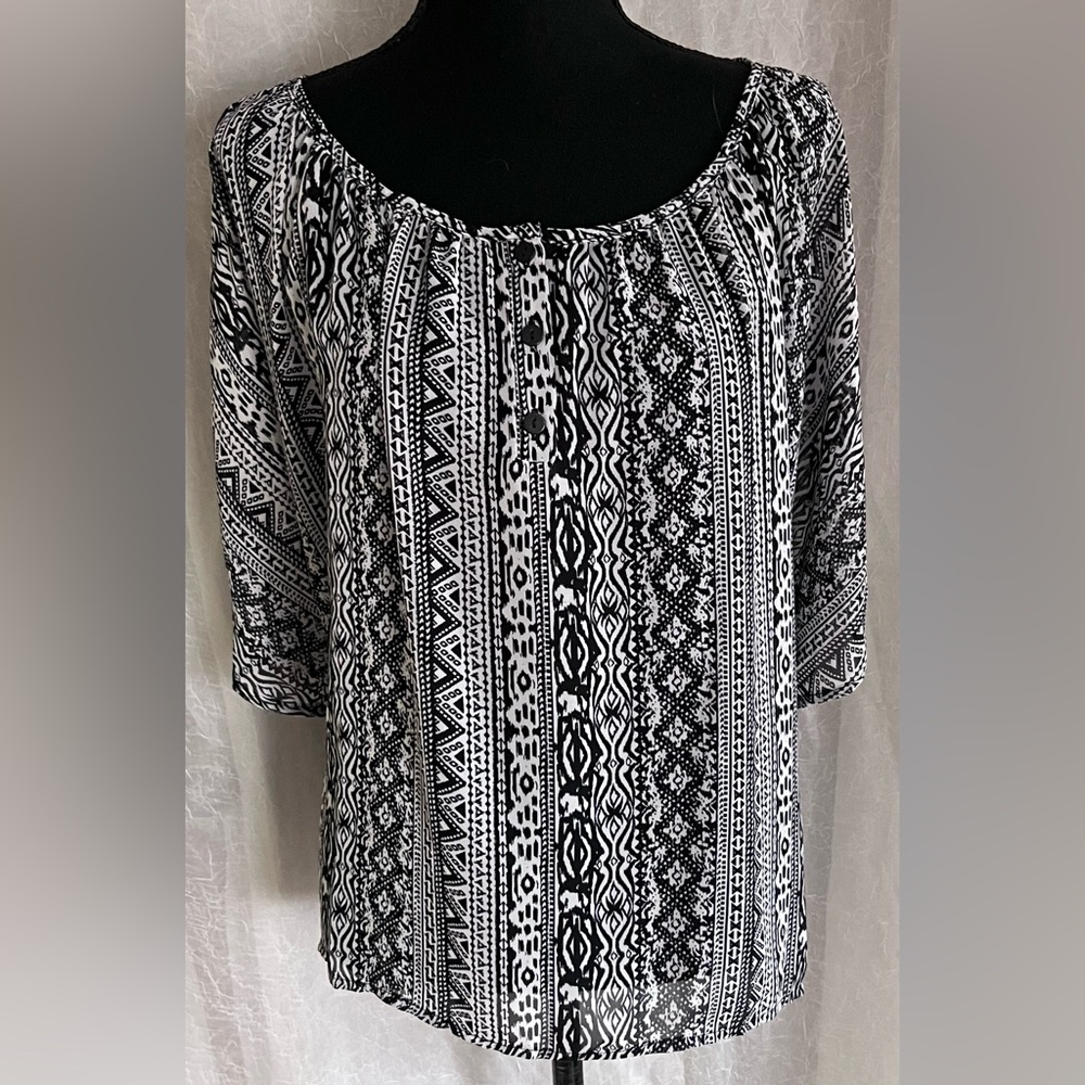 Massini Black and White Geometric Blouse